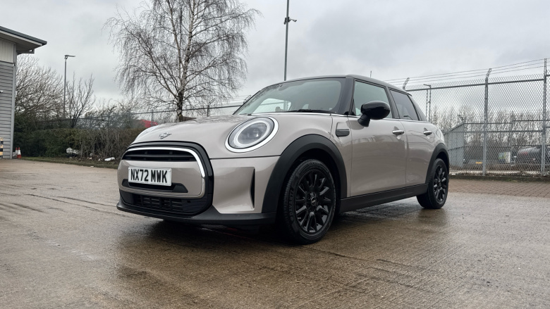 MINI Hatchback 1.5 Cooper Classic Premium Plus 5dr Auto Petrol Hatchback